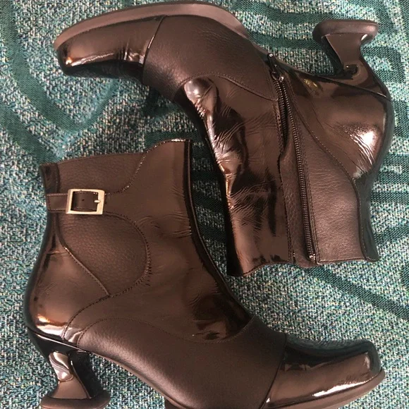 John Fluevog Savasana boots - Picture 5 of 5
